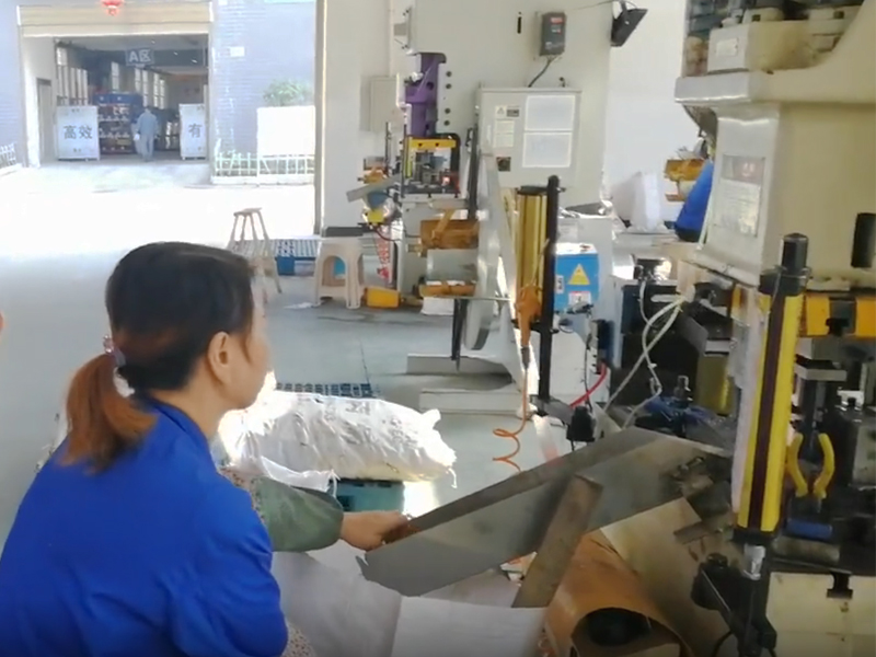 <strong>不銹鋼鮑爾環(huán)生產車間</strong>